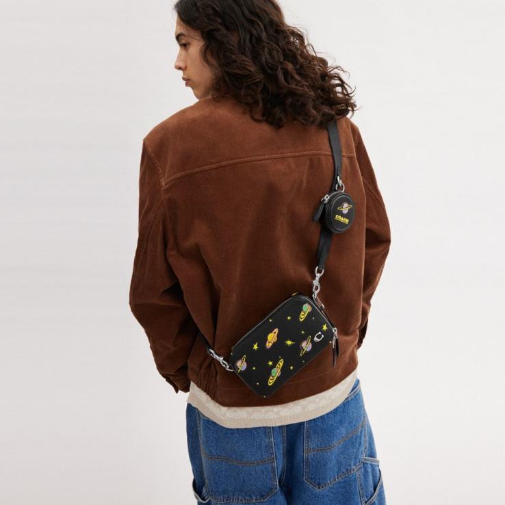 Coach Heren kosmische coach charter slanke crossbody met planeetprint zwart multi. 02264653
