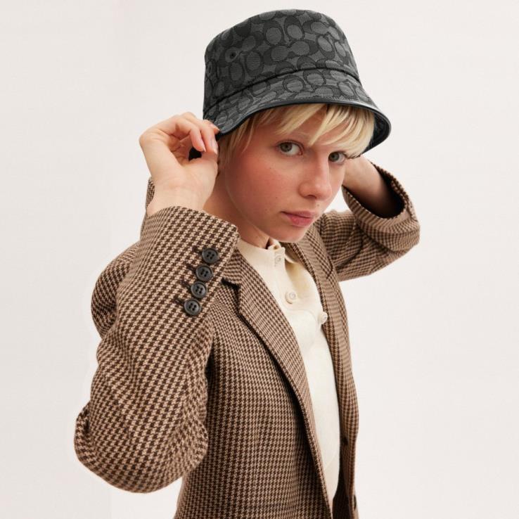 Coach vrouwen kenmerkende jacquard vissershoedje houtskool 02264605